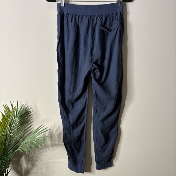 FAHERTY Arlie Day Pants Joggers Navy - Picture 4 of 6